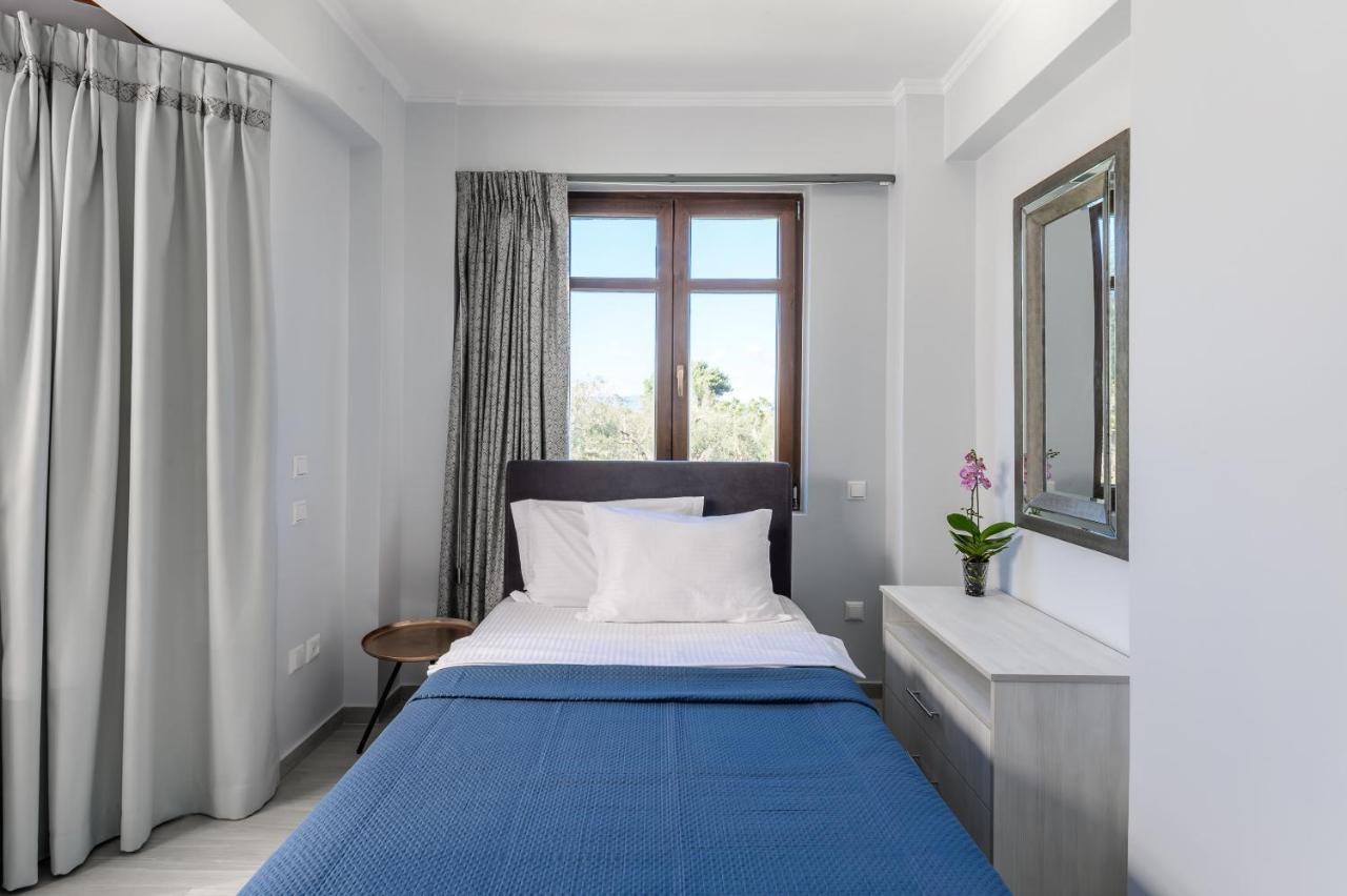 Villa Filoxenia - By The Sea - Up To 12 Guests Kato Rodini Екстер'єр фото